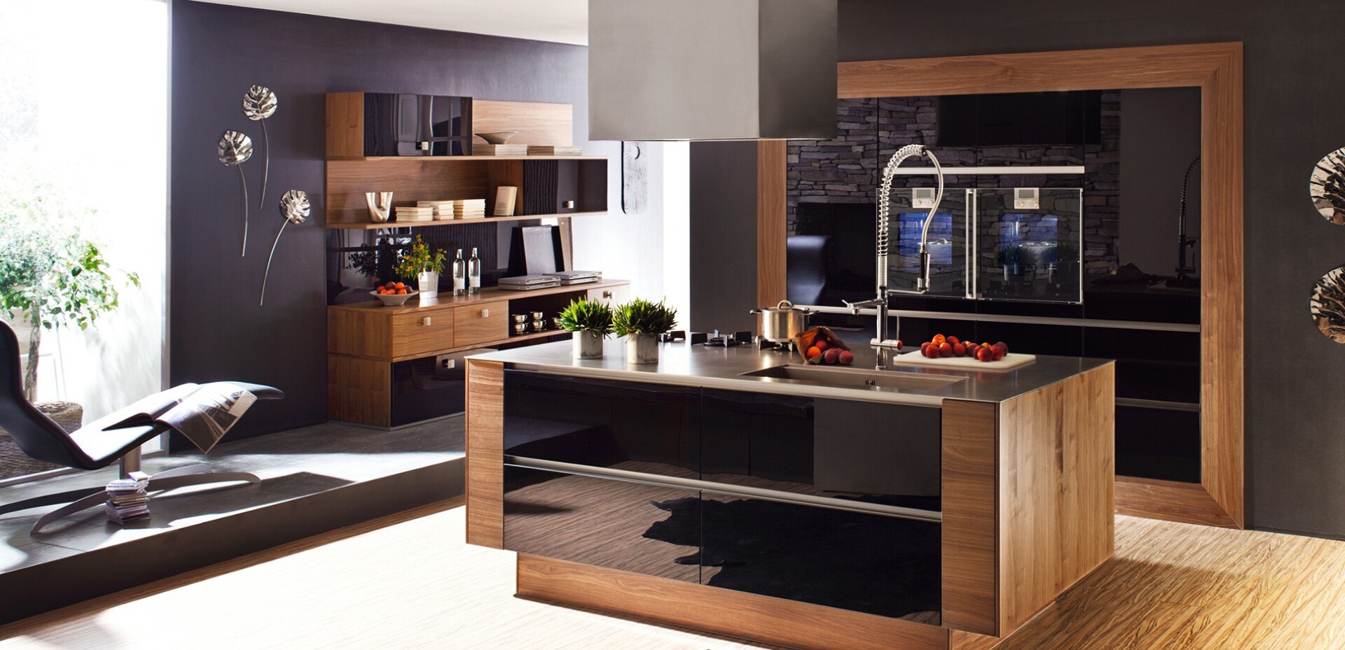 Moderne Inselküche mit offener Wohnraumgestaltung für Individualisten aus Günsburg oder Schwabmünchen.