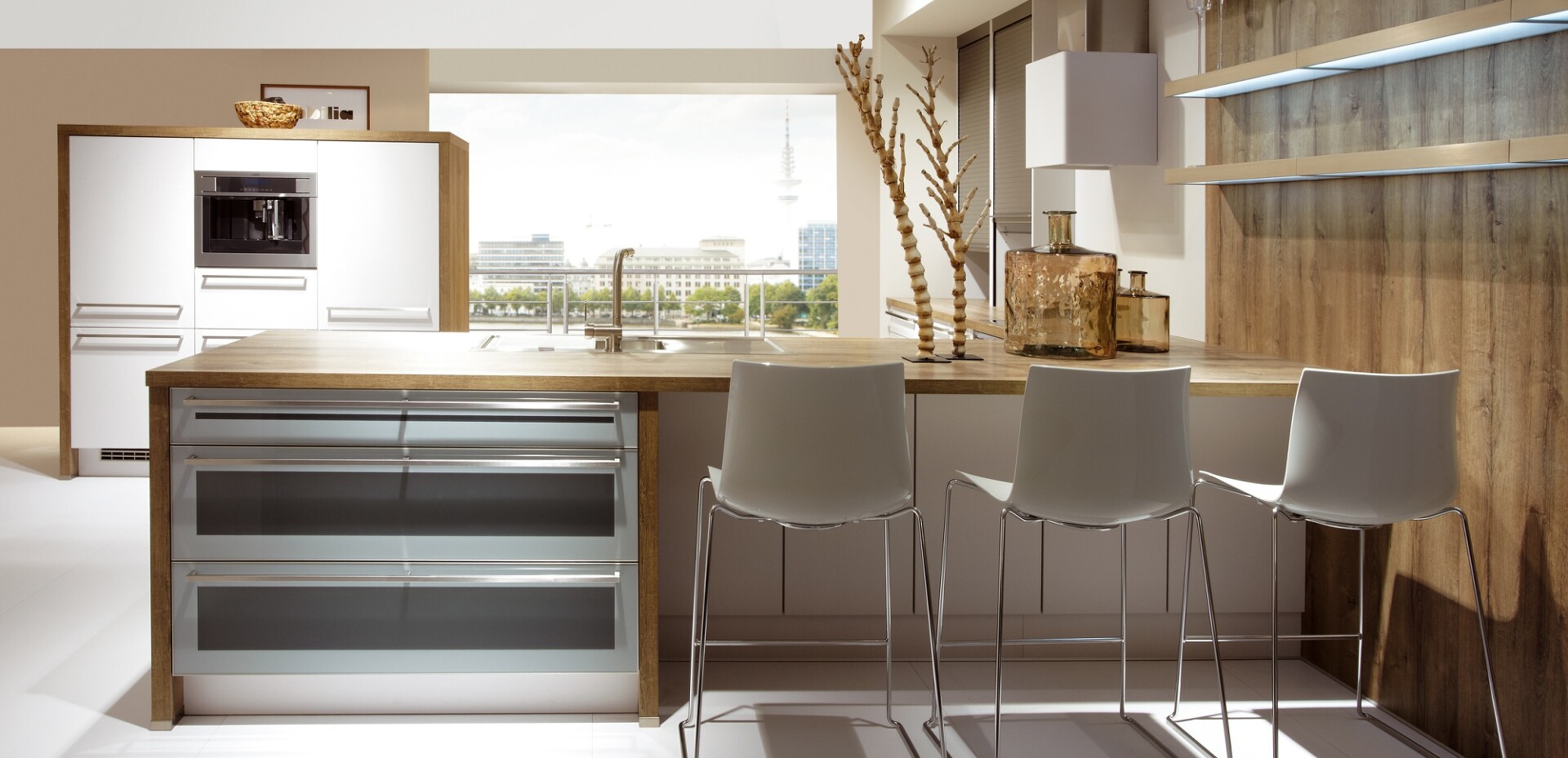 Diese Moderne Weiß-braune Küche begeistern nicht nur Kunden in Günsburg oder Schwabmünchen.
